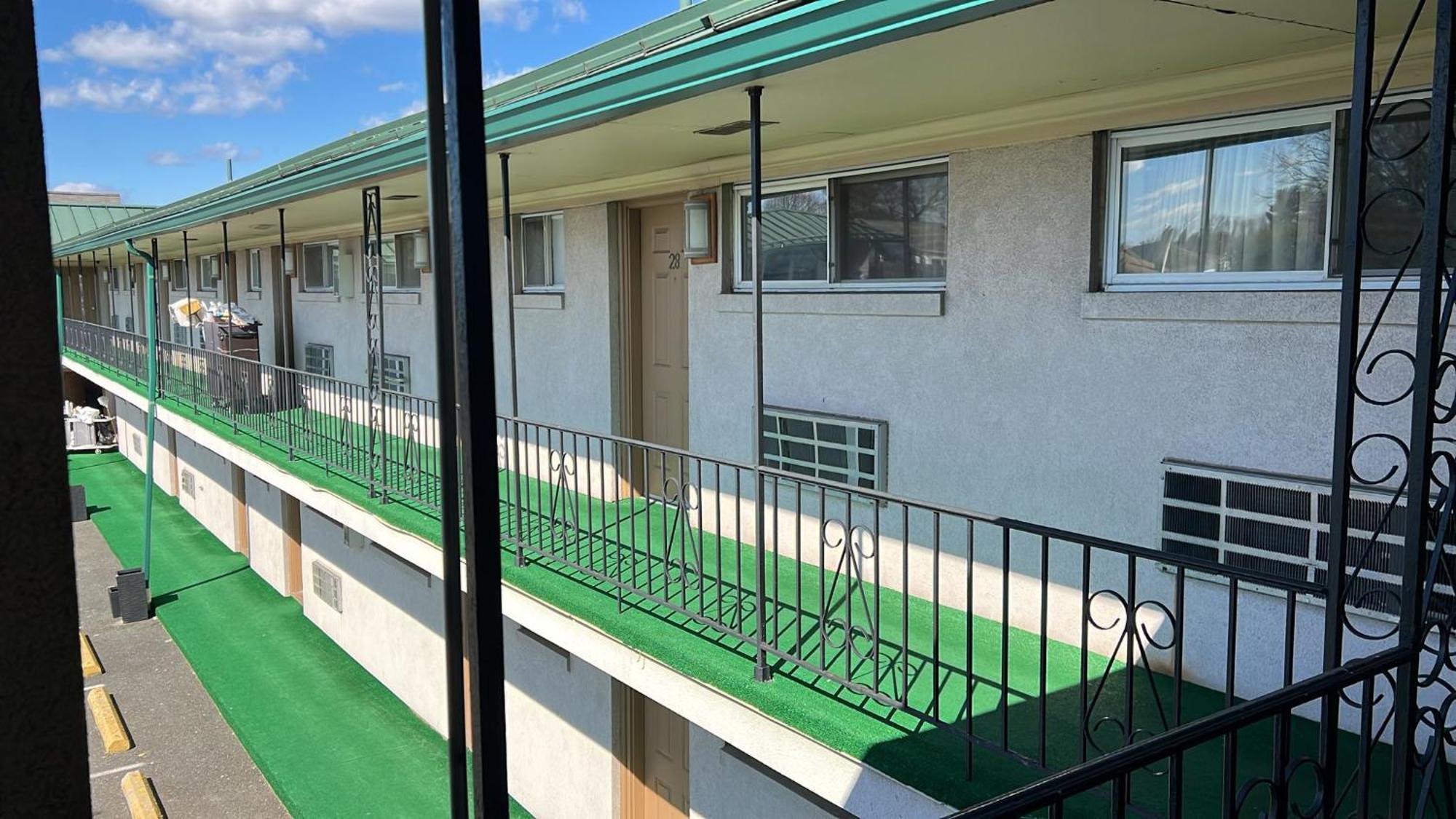 Winslow Motel ลินด์เฮิร์สท ภายนอก รูปภาพ