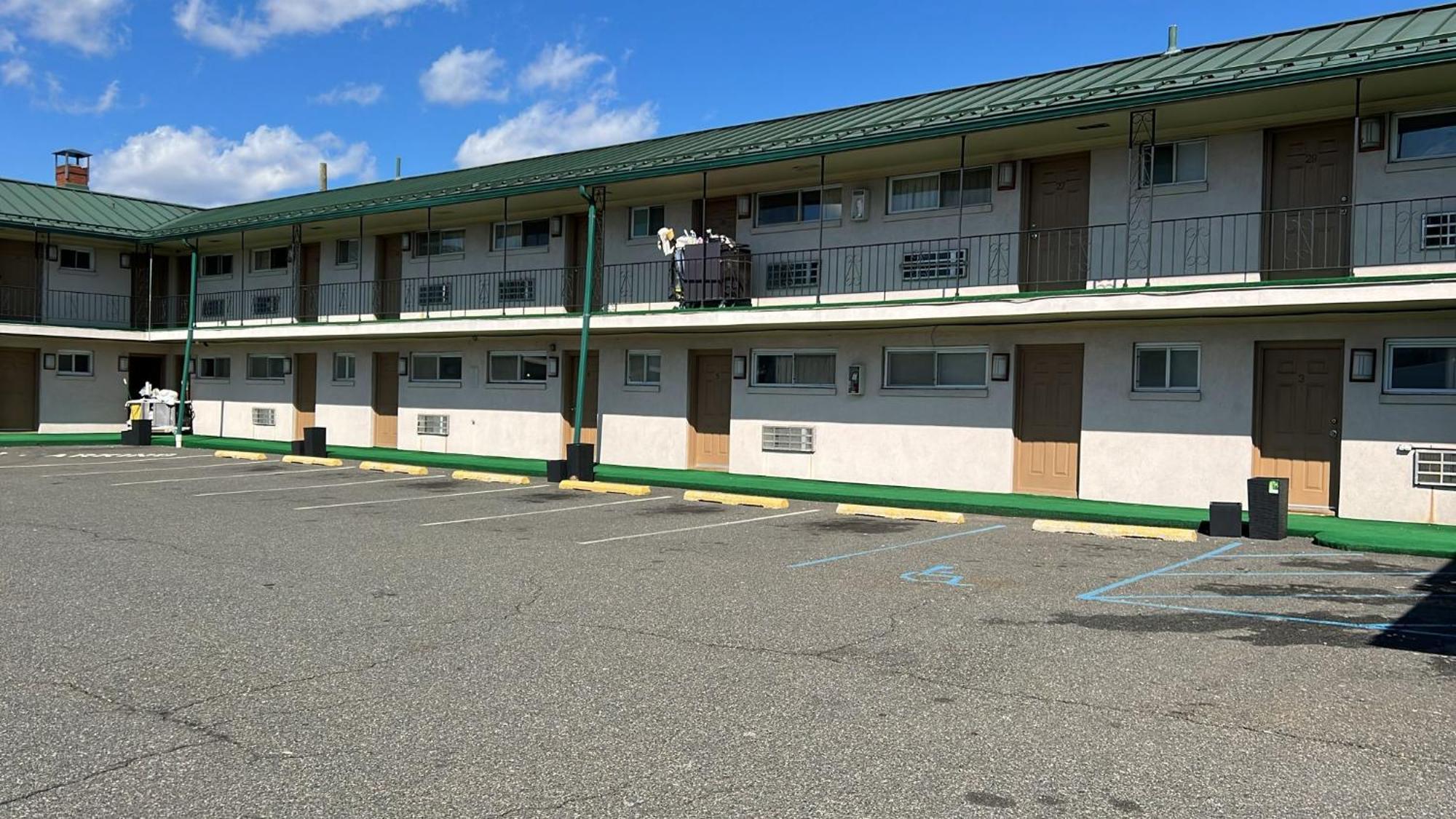 Winslow Motel ลินด์เฮิร์สท ภายนอก รูปภาพ